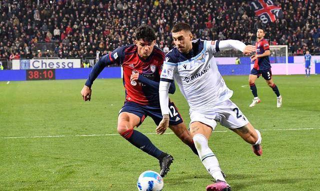 但俱乐部坚 但俱乐部坚