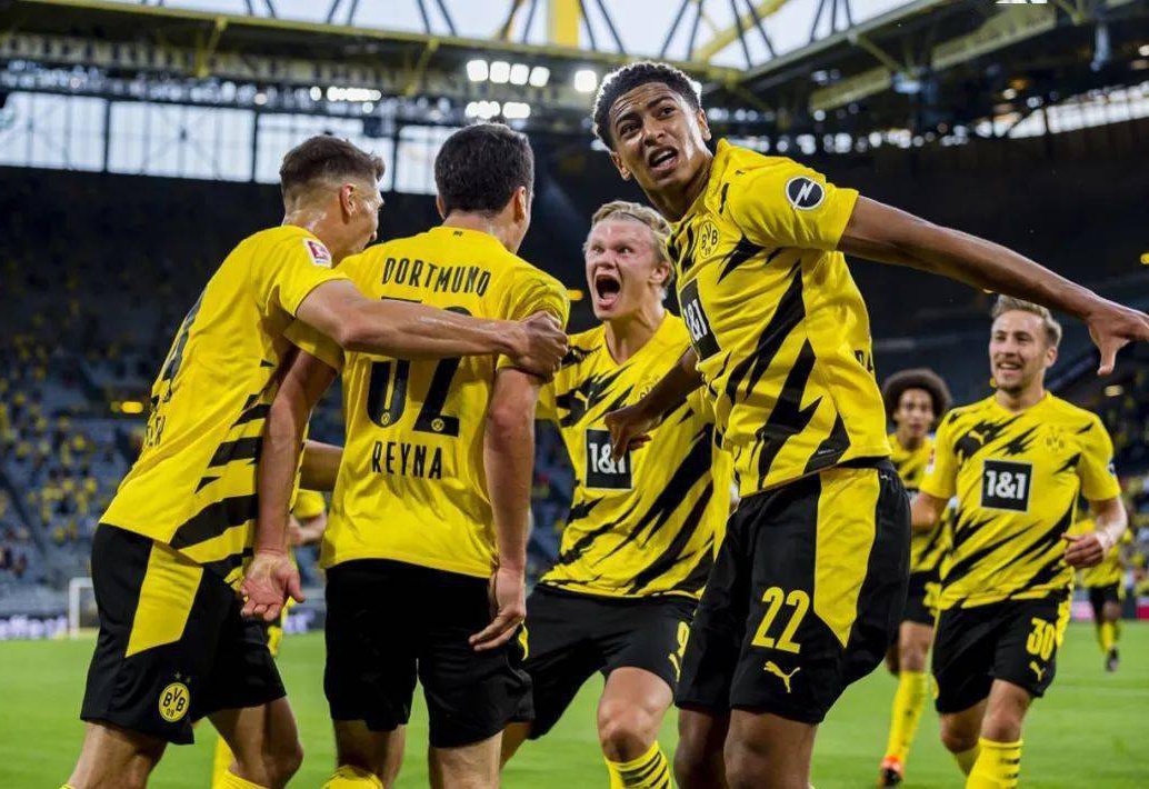 他在篮下防 他在篮下防