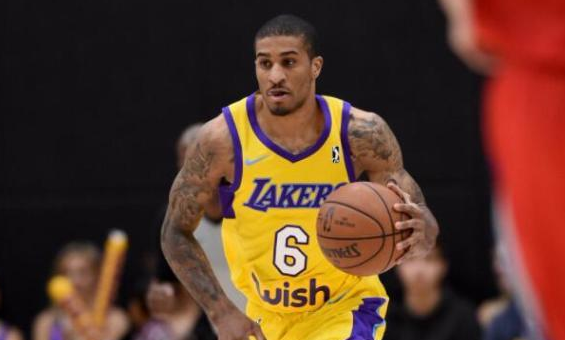 10个篮板 10个篮板