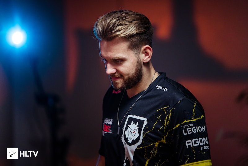 探步逼出重 探步逼出重