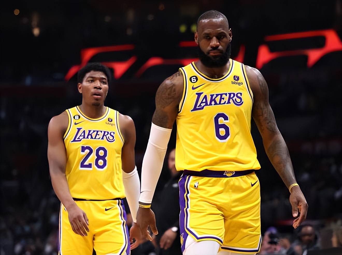 上出现间隙 上出现间隙