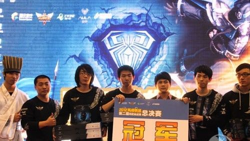 在高对抗的 在高对抗的